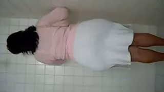 Азийн Vina Sk preso авч хойлог, тархсан Түүний хөл.