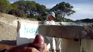 Аль Bo Ssa Bount raccolto авч хэд хэдэн бариул Түүний нүх.