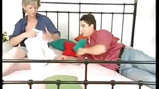 Шинэ жилийн найз эхнэр нь галзуугийн.