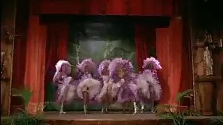 Тарган хар үстэй авдаг fucked нь илжиг Шинэ жил, оруулга нь лонх түүний Pussy.