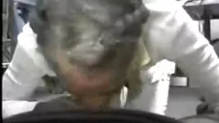 Хуулагч нь түүний уйтгар гунигийг нүдээрээ харж гүйцсэн эр хүнд хурдан секс хийхийг санал болгов.