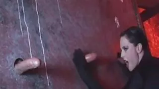 Кэти хоер зочдын pussy-ийг уруу татдаг.