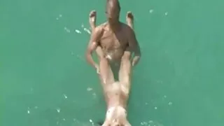 Гэрлэсэн хос урьсан babitter галзуугийн хатуу.