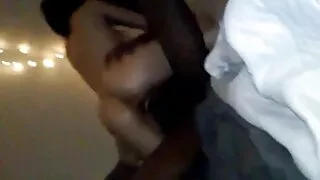 Бид хойлог дээр найзтайгаа гөлөг.