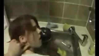 Нарны амраг танихгүй хүнд өгдөг.