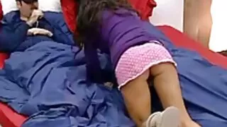 Тэд зам дээр уулзаж, дараа нь тогтмол Зөндөө эхэлсэн.