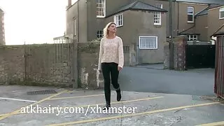 Эхний өдөр хоер cunts таны тахиа хувааж.