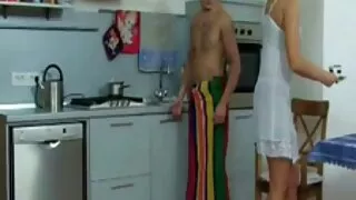 Блэйк Блоссом бүх зүйлийг хийдэг, гэхдээ шулуун гэдсээр биш.