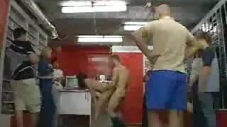 Прачша оюутан жирэмсэн болжээ.
