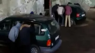 Молл эм бэлдмэл нь pussy-д fucks болон эрүүл мэндийн төлөө сорон авахад чиглэгдсэн.