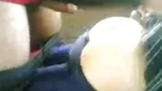 Улбар шар үстэй хүн stepdad нь footob түүнийг дарж өгдөг